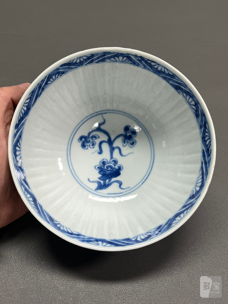 清康熙  青花折枝花卉纹菊瓣碗 - 图7